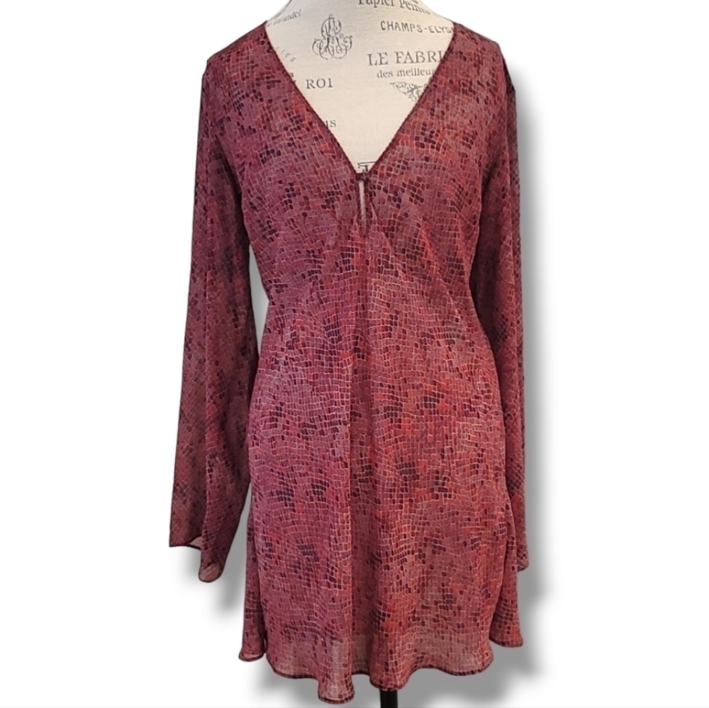 Victoria's Secret Long Sleeve Sheer V-Neck Snake Skin Swimsuit Cover-Up-Size L